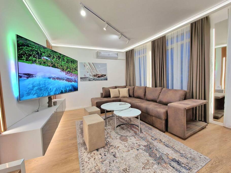 Luxury Apartment. 75 Inches Tv Varna Exterior photo